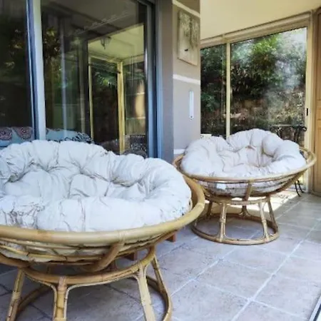 Rez De Jardin 6 Personnes Sur 06 Piscine Et Tennis 아파트